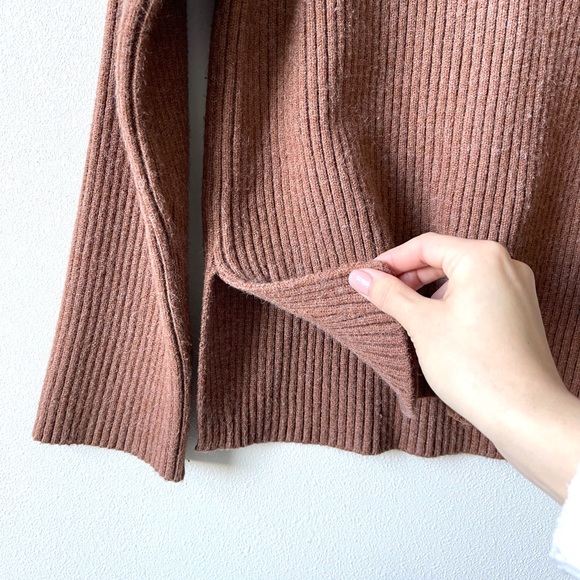Mock turtleneck ribbed sweater - Picture 4 of 4